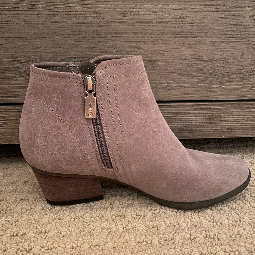 Blondo Waterproof Bootie Size 6